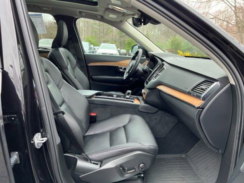 Certified 2025 Volvo XC90 T8 Core w/ Protection Package Premier AWD/4WD image 27