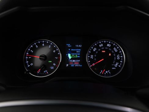 Used 2022 Toyota RAV4 XLE Premium AWD/4WD image 32