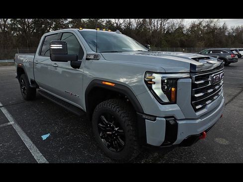 Used 2025 GMC Sierra 2500 AT4 w/ Technology Package image 4