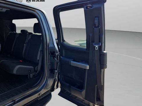 Used 2020 Ford F150 Raptor image 17