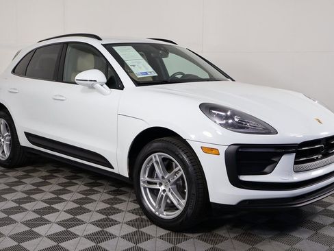 Used 2024 Porsche Macan AWD/4WD image 3