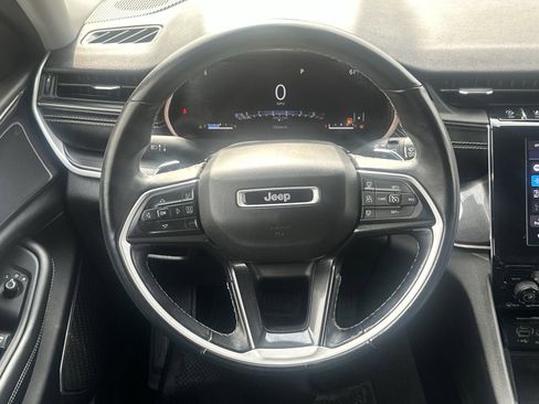 Used 2021 Jeep Grand Cherokee L Laredo w/ Luxury Tech Group I image 19