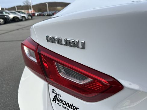 Used 2024 Chevrolet Malibu LT image 11