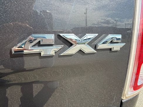 Used 2017 RAM 1500 Laramie w/ Convenience Group AWD/4WD image 12