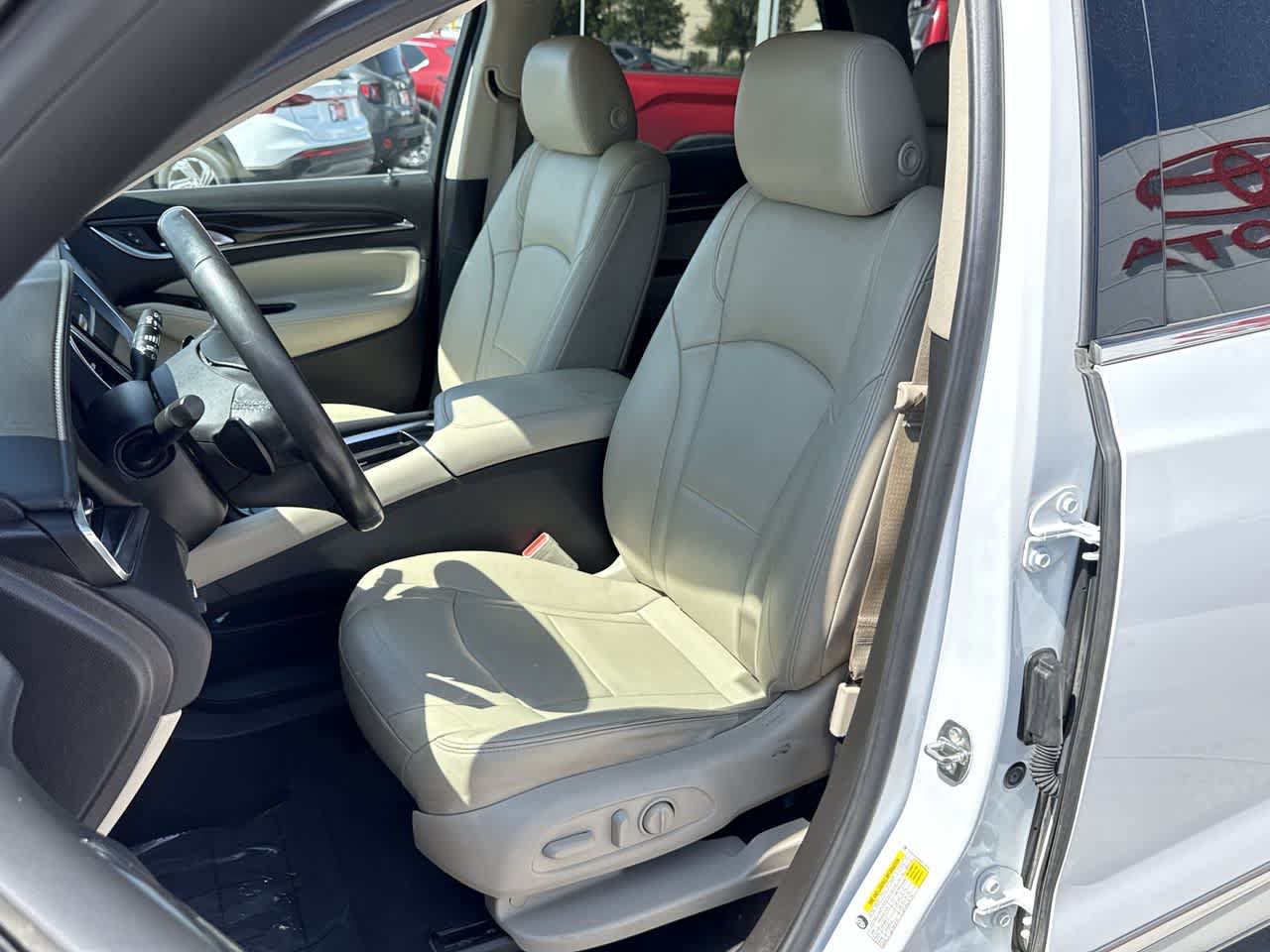 Used 2021 Buick Enclave Essence AWD/4WD image 11