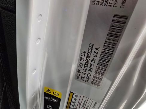 Used 2025 Jeep Wrangler Sport S image 18