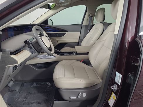 Used 2025 Lincoln Nautilus Reserve AWD/4WD image 19
