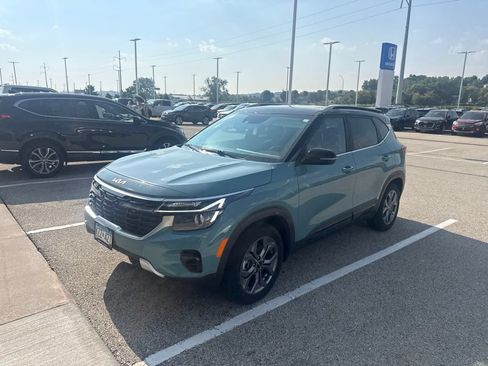 Used 2024 Kia Seltos S AWD/4WD image 2