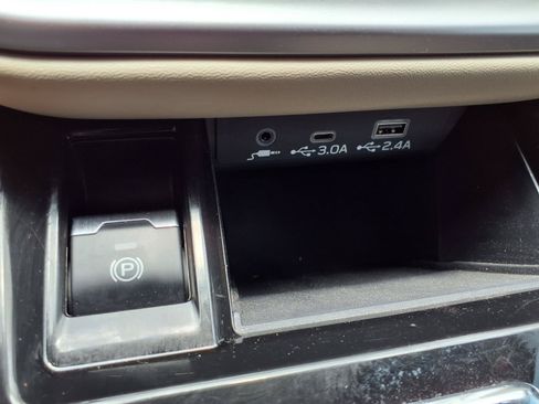 Certified 2025 Subaru Outback Premium w/ Popular Package #1A AWD/4WD image 8