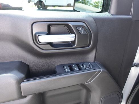 Used 2021 Chevrolet Silverado 1500 Custom AWD/4WD image 16