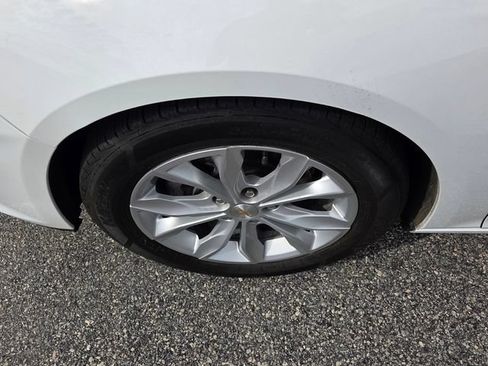 Used 2024 Chevrolet Malibu LT FWD image 18