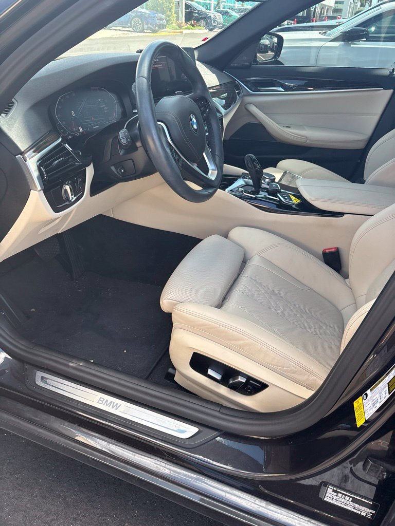 Certified 2023 BMW 530i w/ Premium Package RWD image 3