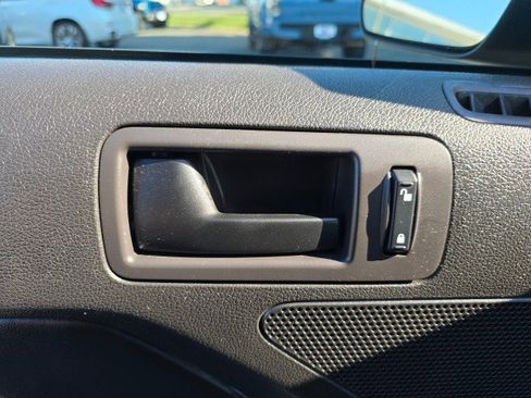 Used 2010 Ford Mustang GT image 22