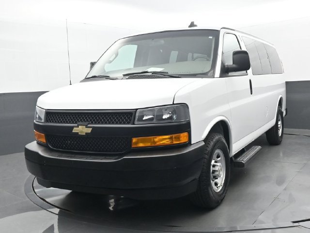 Used 2022 Chevrolet Express 2500 LS w/ Driver Convenience Package RWD image 16