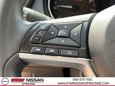 Used 2022 Nissan Rogue Sport S image 19