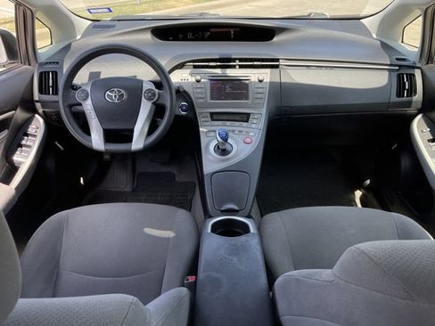 Used 2014 Toyota Prius Two FWD image 10
