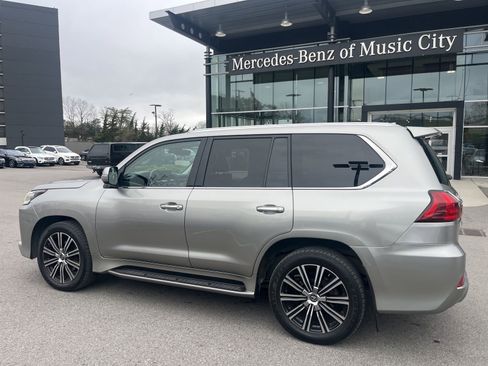 Used 2018 Lexus LX 570 4WD w/ Luxury Package image 4