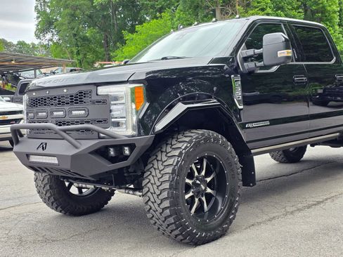 Used 2019 Ford F350 Platinum w/ Platinum Ultimate Package AWD/4WD image 2