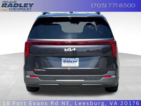 Used 2025 Kia Carnival SX Prestige FWD image 4