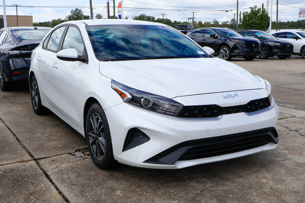 Used 2024 Kia Forte LXS FWD image 4