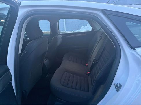 Used 2018 Ford Fusion SE image 10