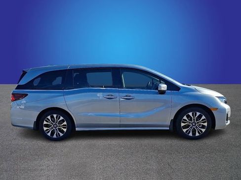 Used 2025 Honda Odyssey Elite image 3
