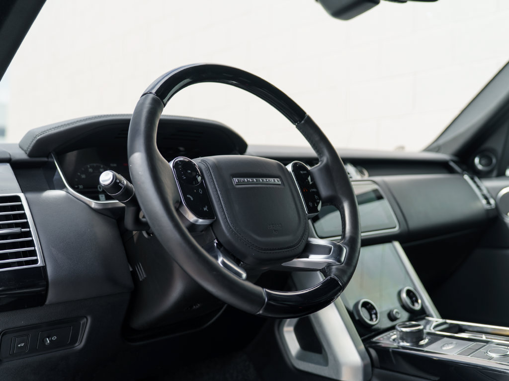 Used 2019 Land Rover Range Rover HSE AWD/4WD image 4