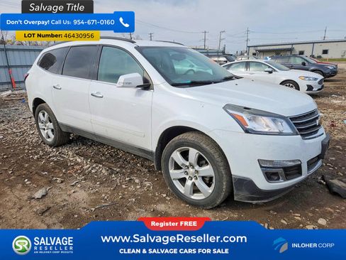 Used 2017 Chevrolet Traverse LT w/ Style and Technology Package image 5