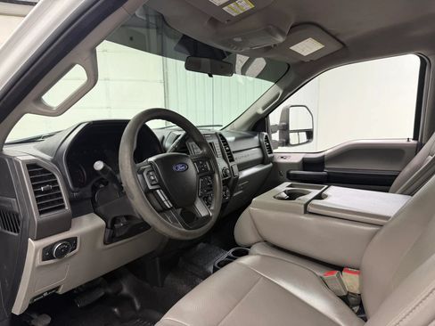 Used 2018 Ford F250 XL w/ Power Equipment Group AWD/4WD image 12
