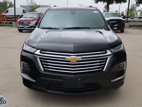 Used 2023 Chevrolet Traverse Premier FWD image 9