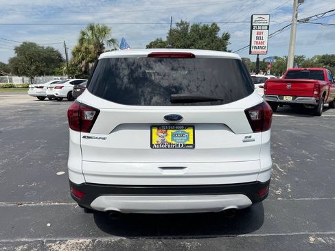 Used 2019 Ford Escape SE FWD image 5