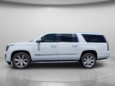 Used 2017 Cadillac Escalade ESV Premium Luxury AWD/4WD image 3