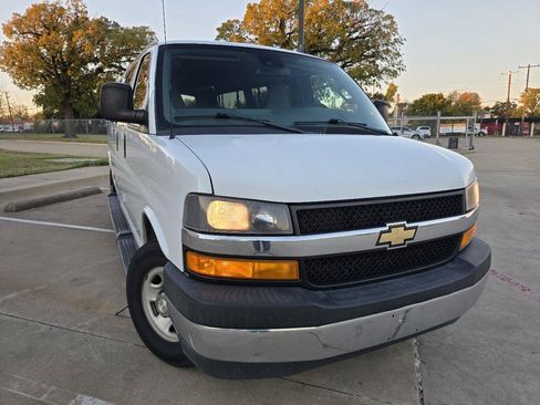 Used 2018 Chevrolet Express 3500 LT w/ LT Preferred Equipment Group RWD image 16
