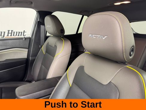 Used 2025 Chevrolet Trax ACTIV w/ Sunroof Package image 11