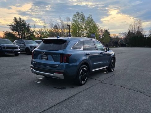 Certified 2025 Kia Sorento EX AWD/4WD image 8