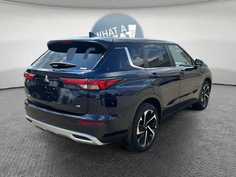 Used 2022 Mitsubishi Outlander SE AWD/4WD image 3