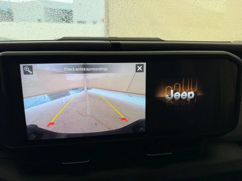 Used 2025 Jeep Gladiator Sport AWD/4WD image 46