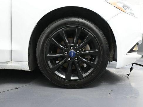 Used 2017 Ford Fusion SE image 15