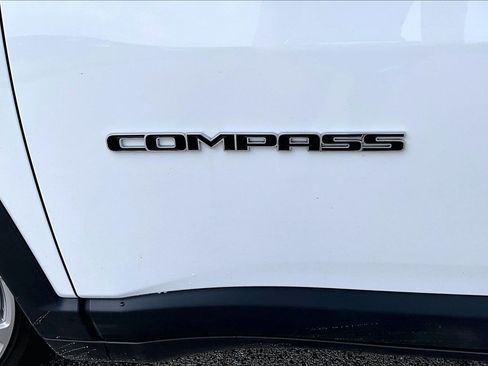 Used 2023 Jeep Compass Latitude AWD/4WD image 8