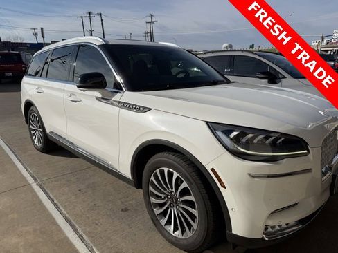 Used 2020 Lincoln Aviator Reserve w/ Equipment Group 201A image 2