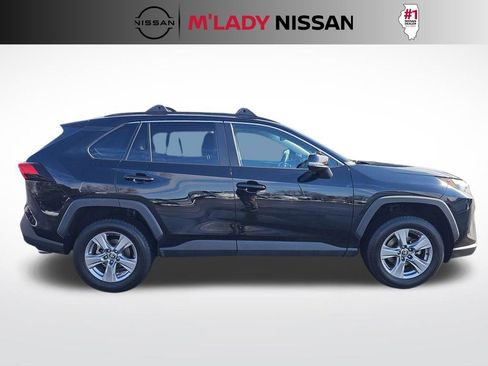 Used 2022 Toyota RAV4 XLE w/ Convenience Package image 5