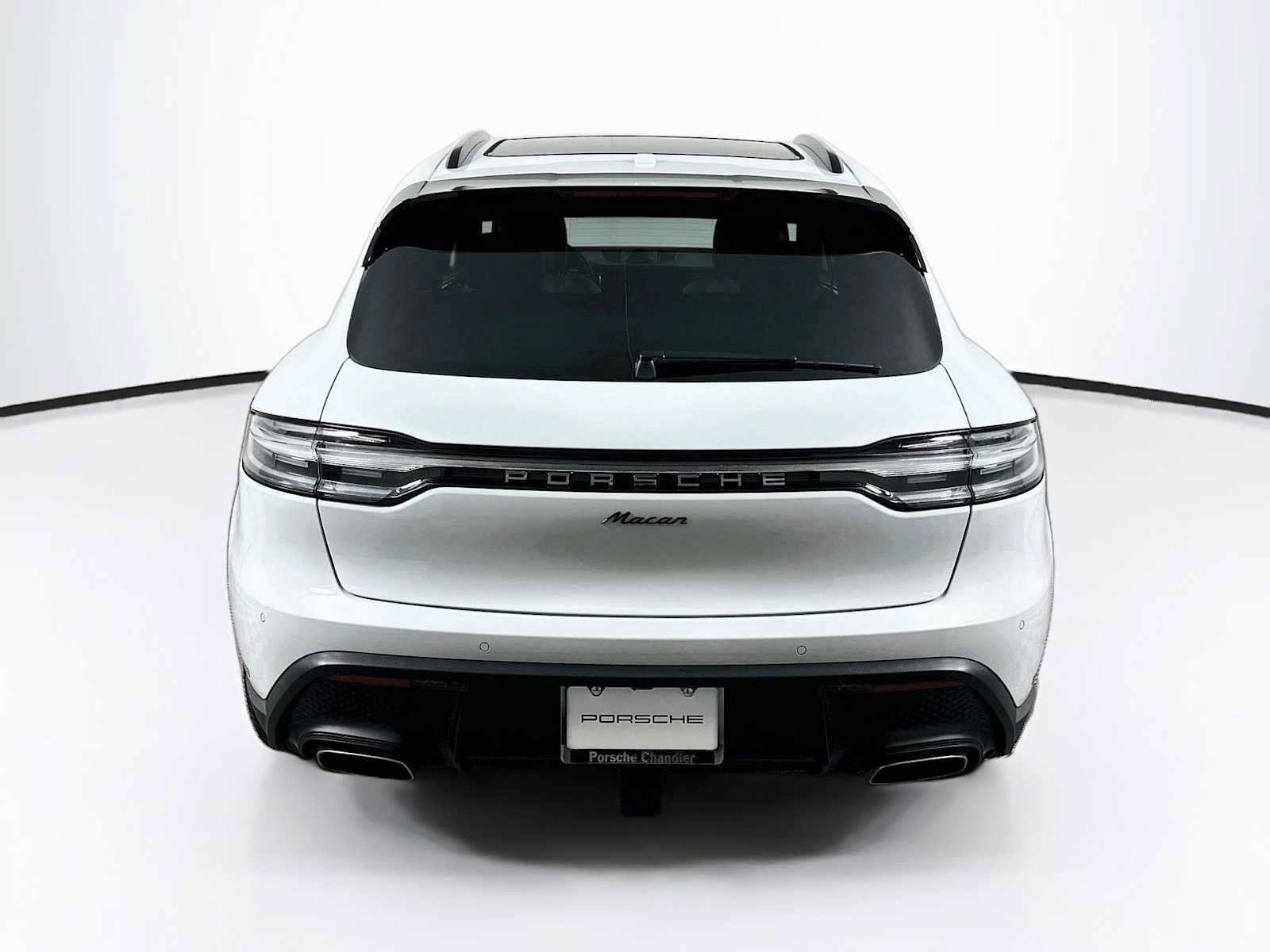 Certified 2026 Porsche Macan AWD/4WD image 10
