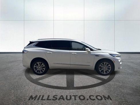 Certified 2023 Buick Enclave Avenir w/ Avenir Technology Package AWD/4WD image 5