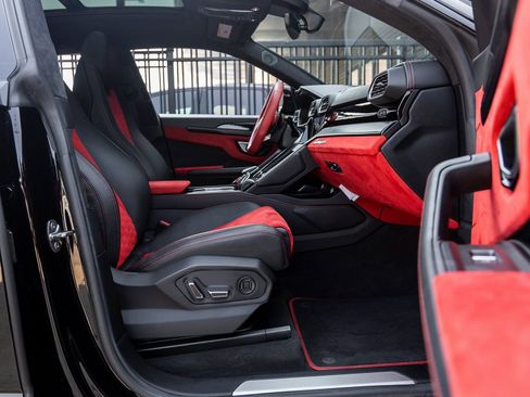 Used 2022 Lamborghini Urus image 40