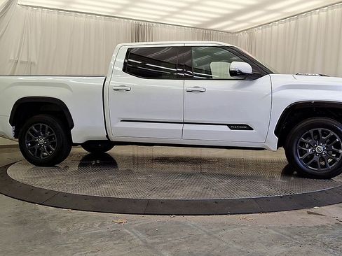 Certified 2022 Toyota Tundra Platinum w/ Advanced Package AWD/4WD image 10