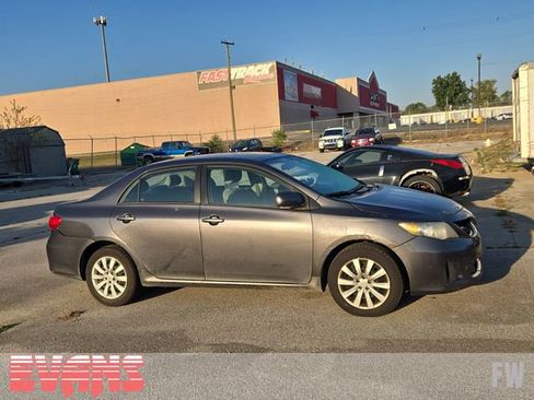Used 2012 Toyota Corolla image 2