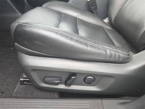 Used 2023 Nissan Rogue SV image 16