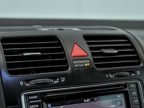 Used 2008 Volkswagen R32 AWD/4WD image 21