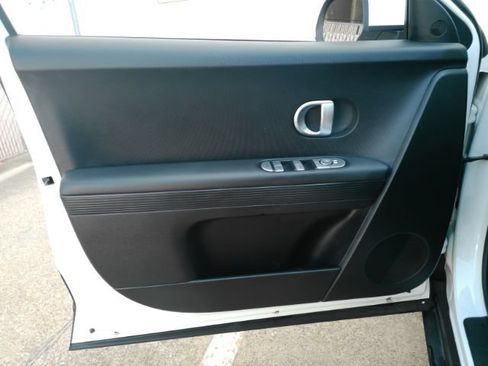 Used 2022 Hyundai Ioniq 5 SE w/ Cargo Package RWD image 11