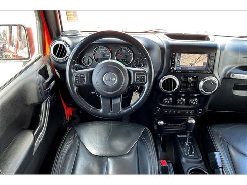 Used 2015 Jeep Wrangler Unlimited Sahara w/ Dual Top Group AWD/4WD image 6